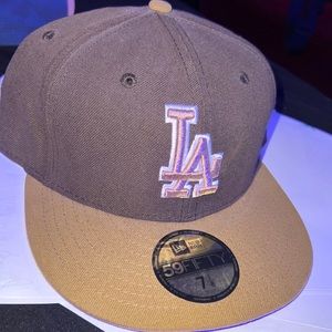 New era Coffee and mocha 7 1/8 fitted la dodgers hat 9/10 condition